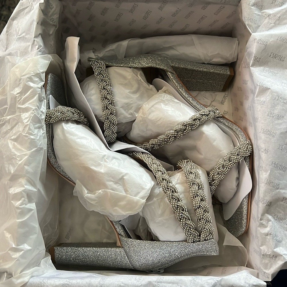 NWB Badgley Mischka Heals